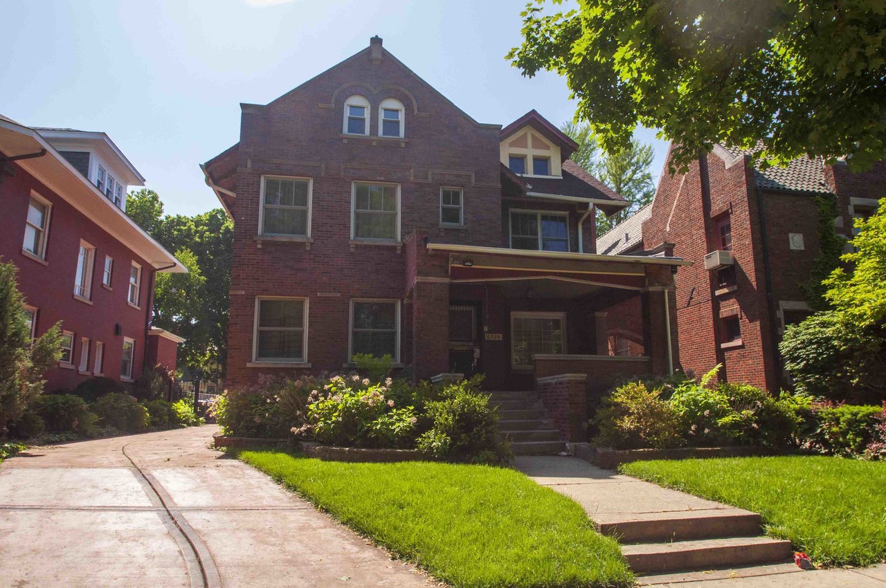 6734 S CONSTANCE Ave, Chicago, IL 60649 | MLS# 10412103 | Redfin