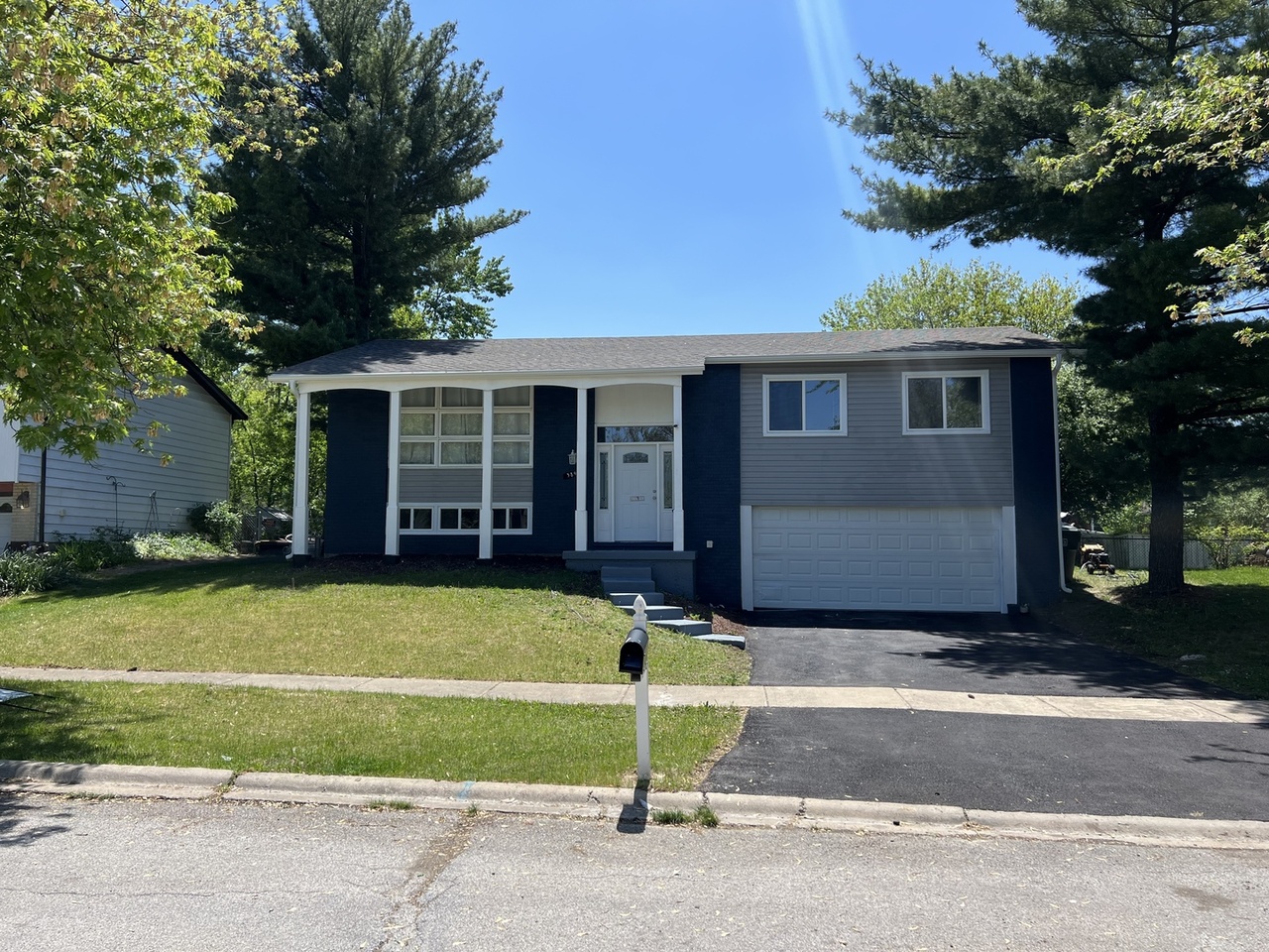 Redfin Country Club Hills Il