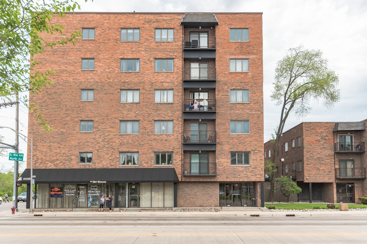 7912 W North Ave