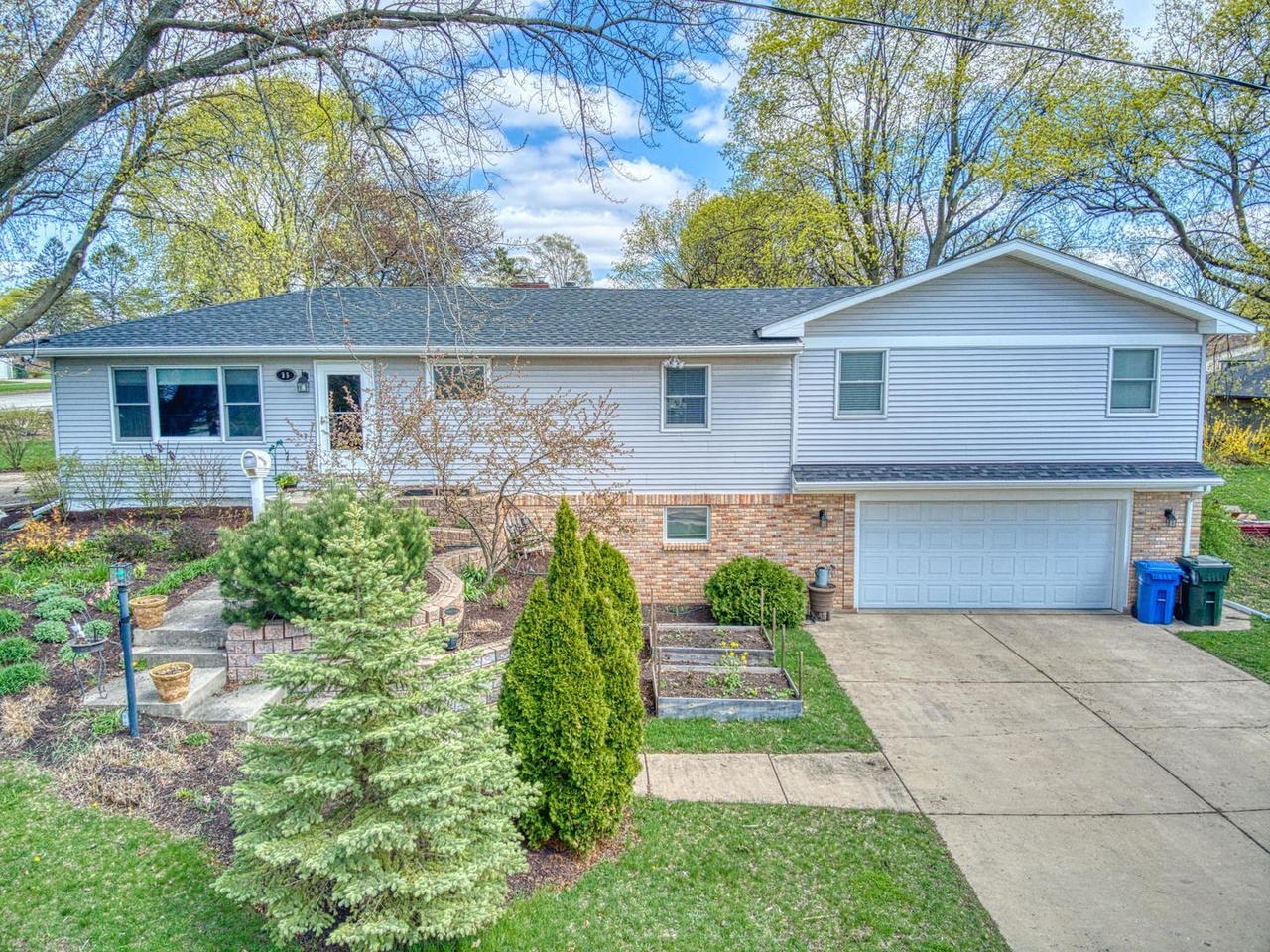 95 N Main St South Elgin Il Mls Redfin