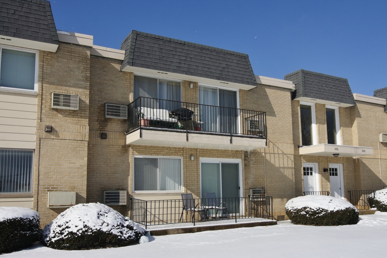 1430 N Evergreen Ave Unit 2AS, Arlington Heights, IL 60004 MLS