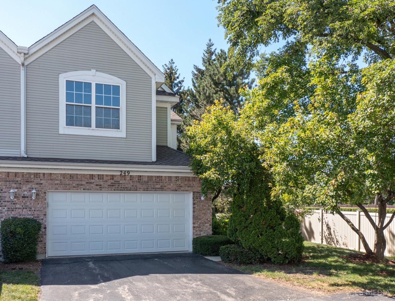 249 Bay Dr, Itasca, IL 60143 | MLS# 11489199 | Redfin