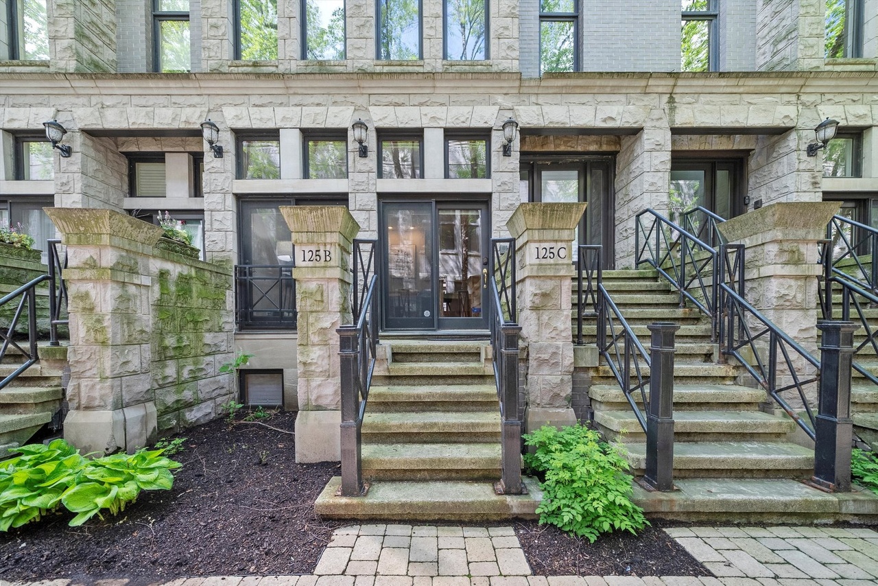 125 W Oak St Unit B, Chicago, IL 60610 | MLS# 12055204 | Redfin