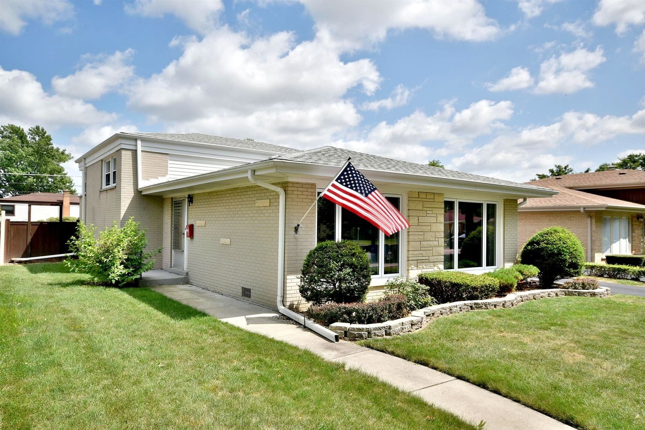 2157 Webster Ln, Des Plaines, IL 60018 MLS 10479224 Redfin