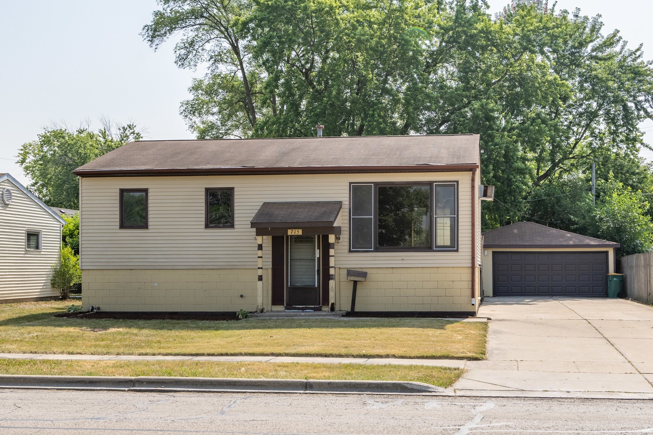715 Belmont Dr Romeoville IL 60446 Redfin 715 Belmont Dr Romeoville IL 60446 Redfin