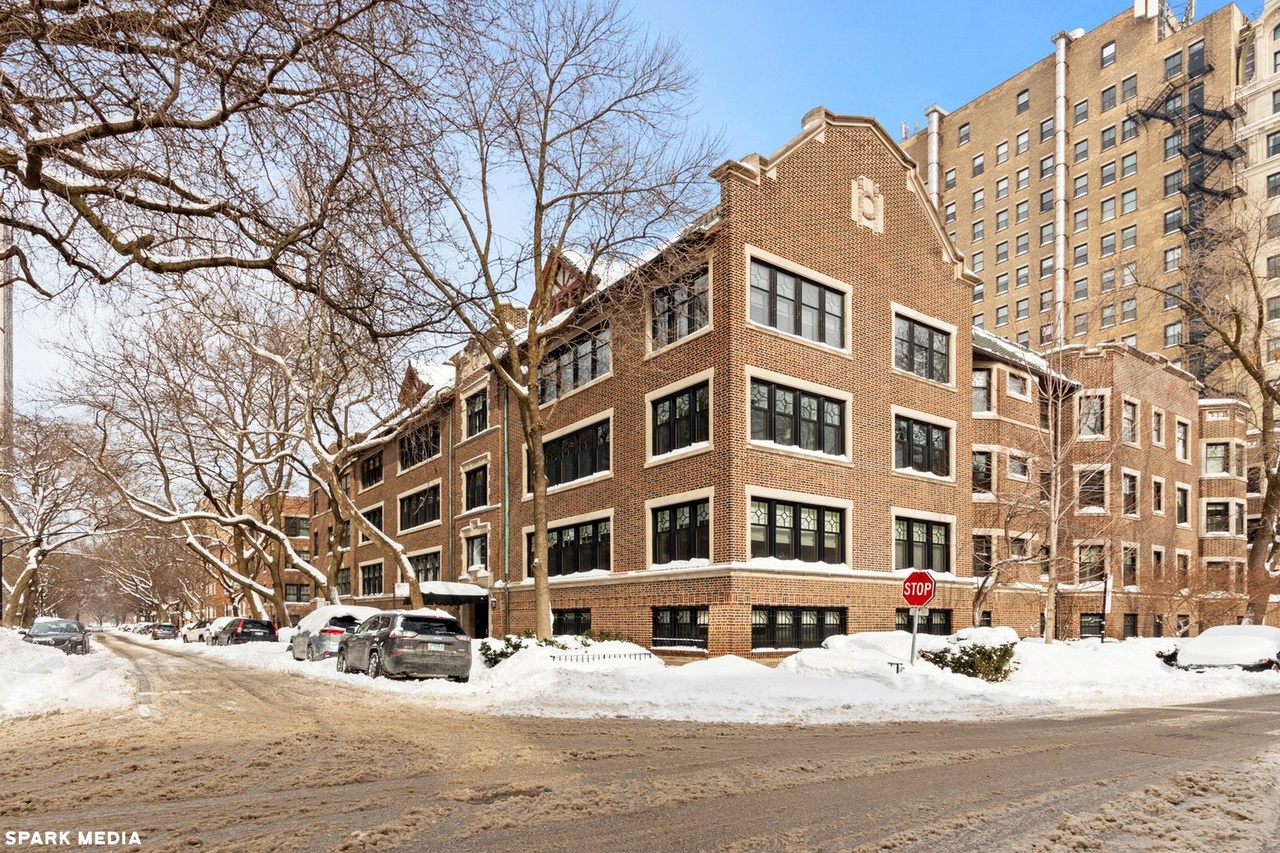 2305 N Commonwealth Ave Unit 3N, Chicago, IL 60614