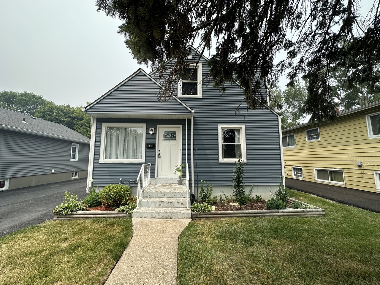810 Yeoman St, Waukegan, IL 60085 MLS 11818249 Redfin