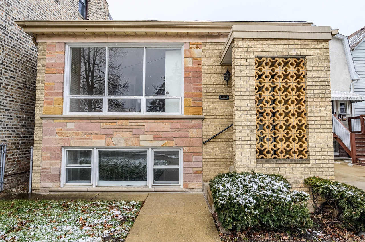 2868 N Kimball Ave, Chicago, IL 60618 | MLS# 11952251 | Redfin