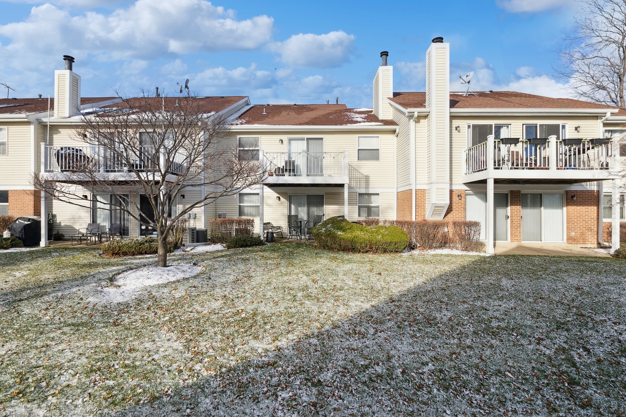 71 Larch Ct Unit B, Schaumburg, IL 60193 | MLS# 11928273 | Redfin