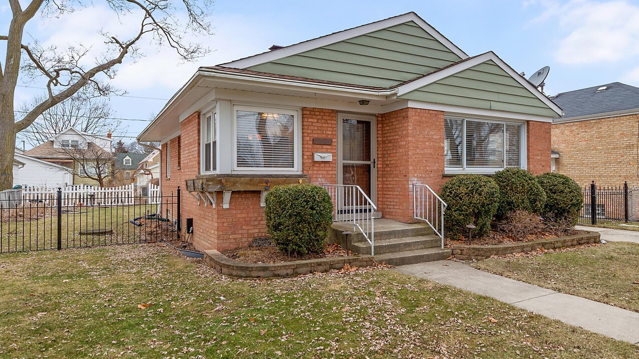 3622 Raymond Ave, Brookfield, IL 60513 | Redfin