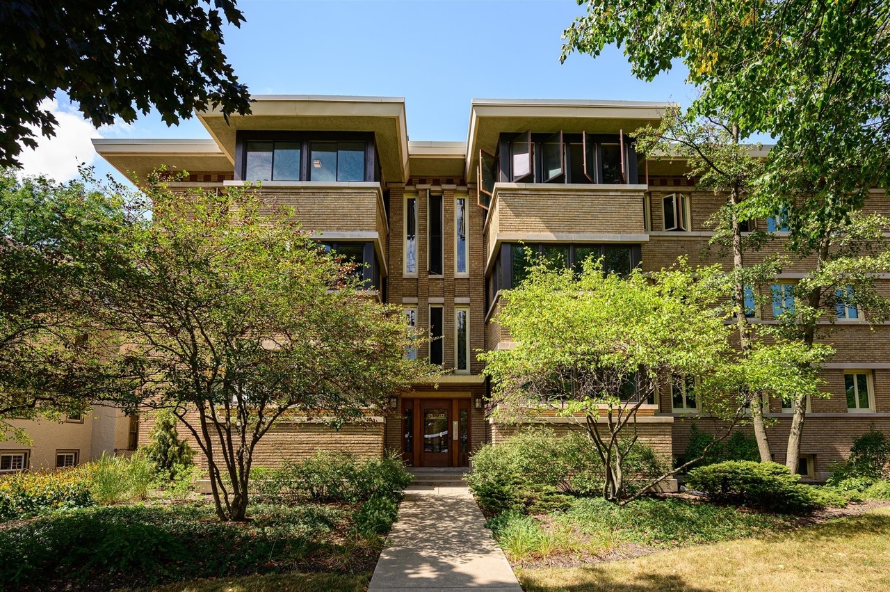 175 Linden Ave 3 Oak Park Il 60302 Mls 10964316 Redfin