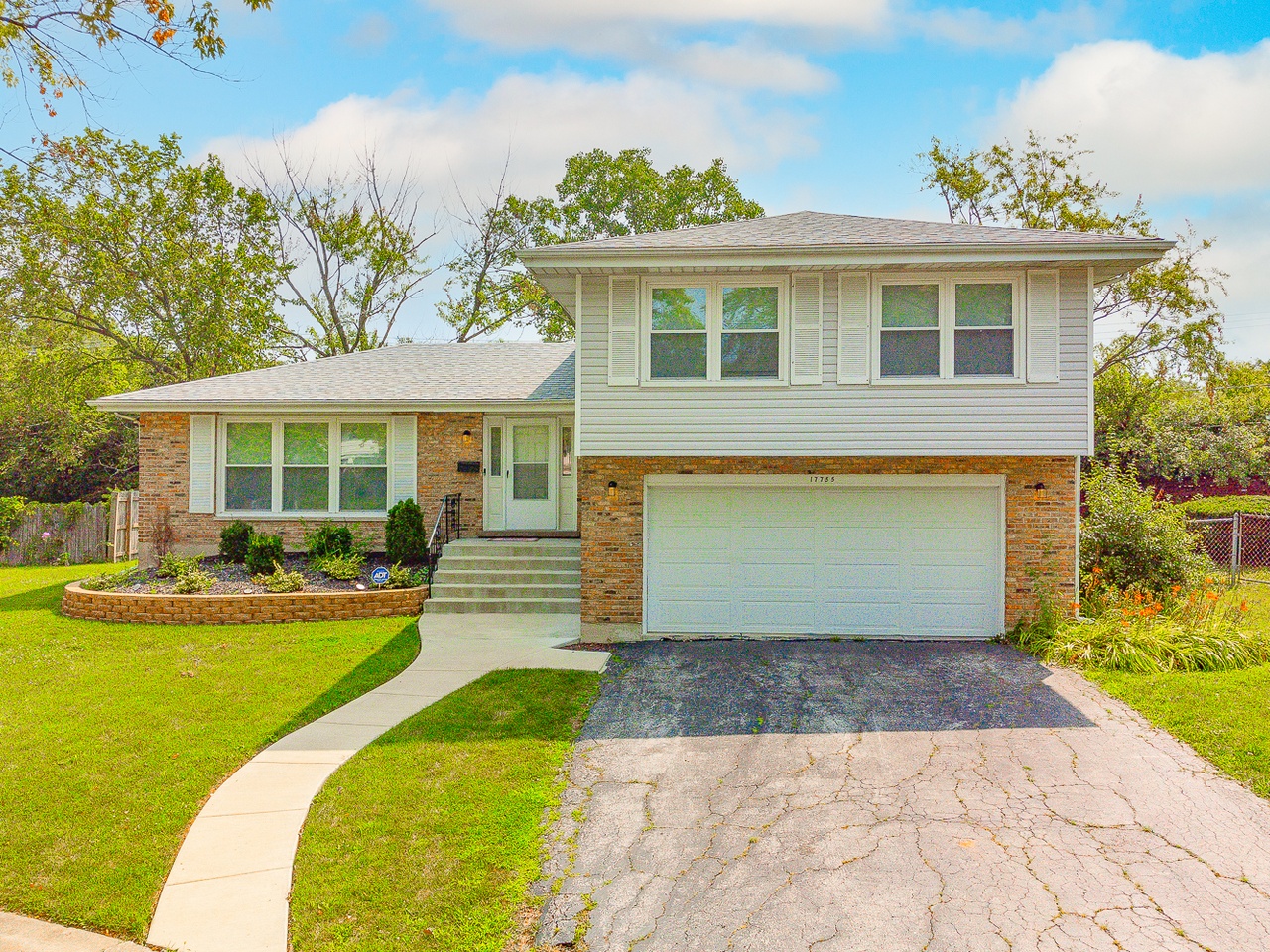 17755 Turtlecreek Dr, Homewood, IL 60430 | MLS# 12357316