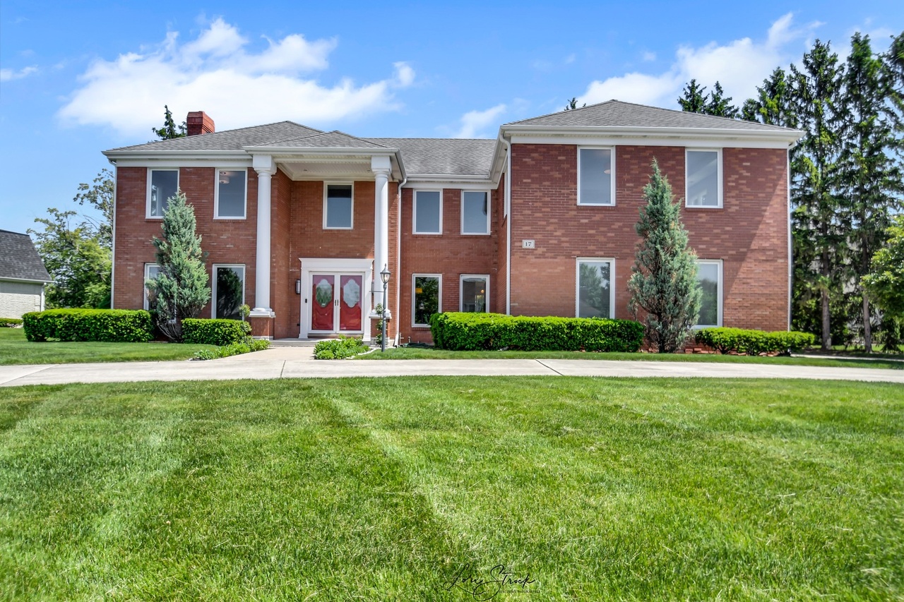 17 Hamilton Ln, Oak Brook, IL 60523 | MLS# 12098363 | Redfin