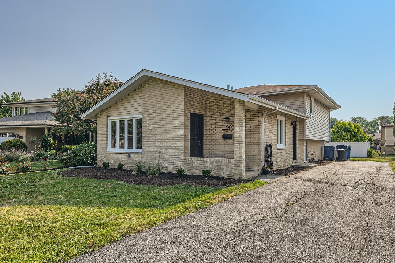 12021 S Prairie Dr, Alsip, IL 60803 | MLS# 11803364 | Redfin