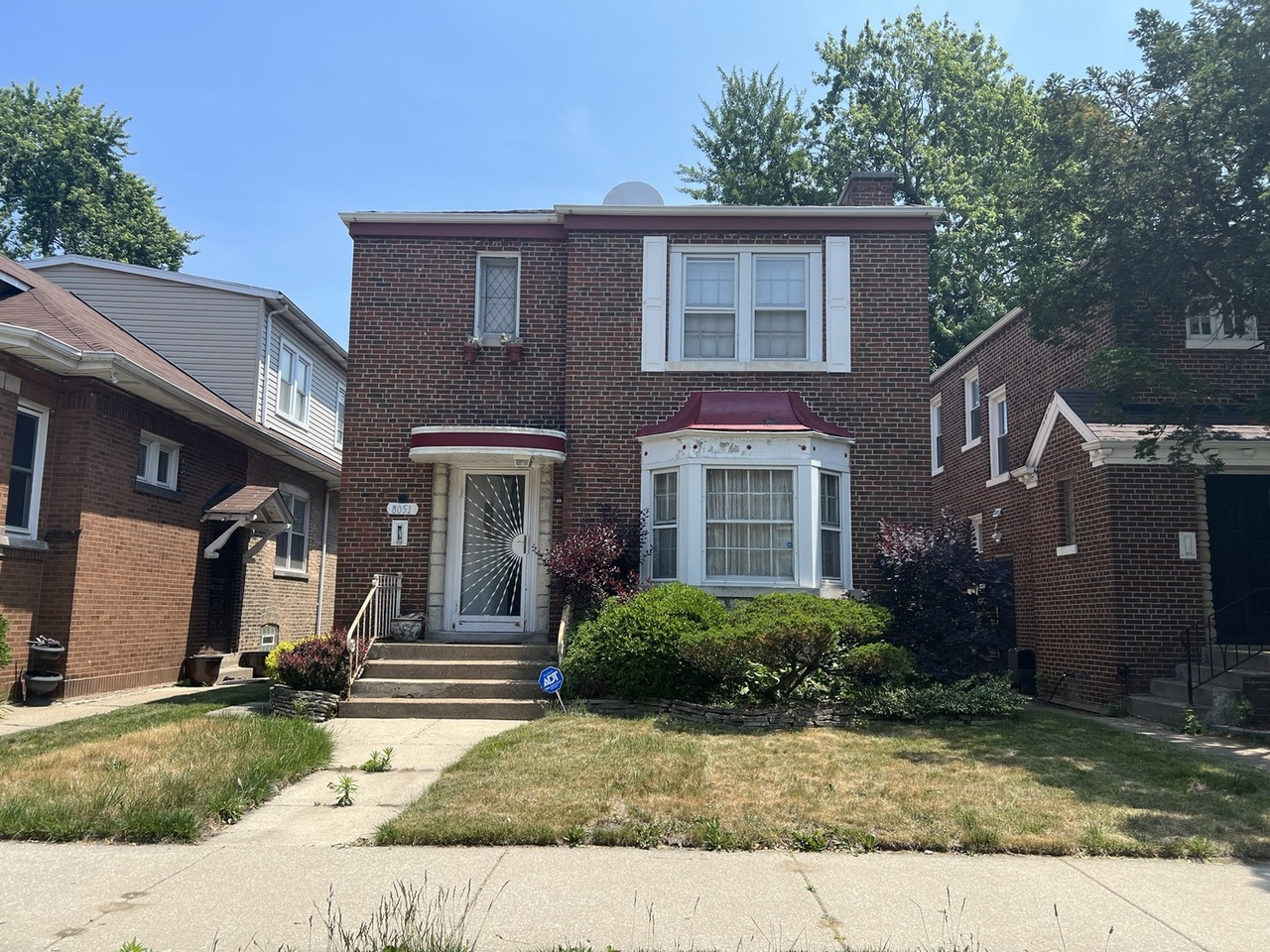 8051 S Paxton Ave, Chicago, IL 60617 | MLS# 11873379 | Redfin