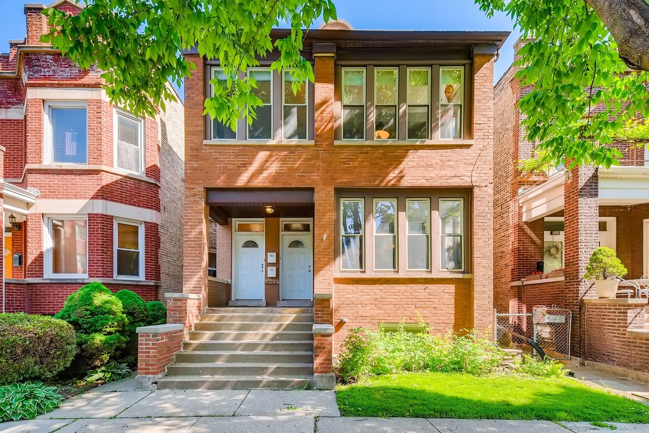 2506 W Gunnison St, Chicago, IL 60625 | MLS# 10737382 | Redfin