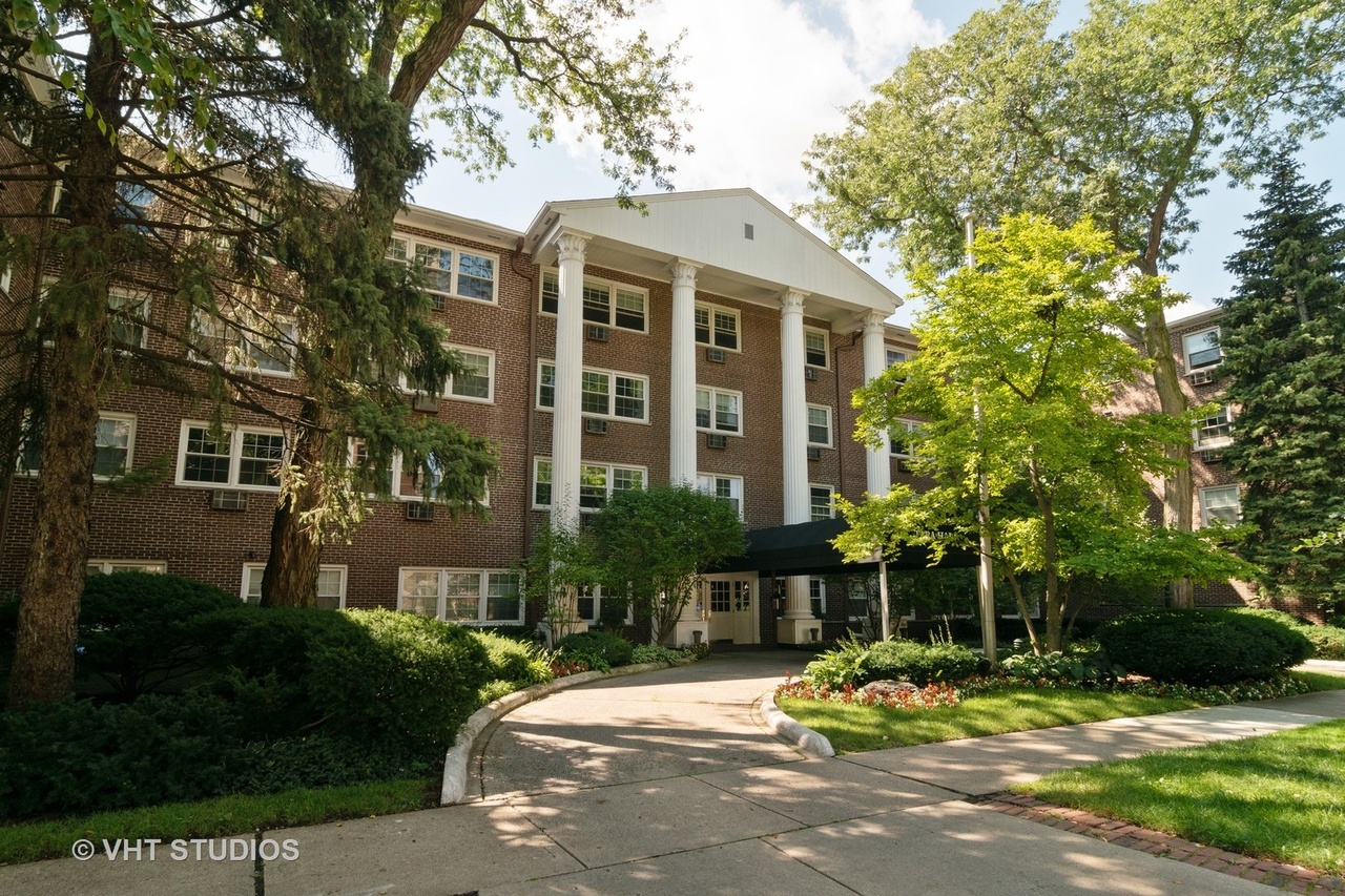 1025 RANDOLPH St #206, Oak Park, IL 60302 | MLS# 10499405 | Redfin