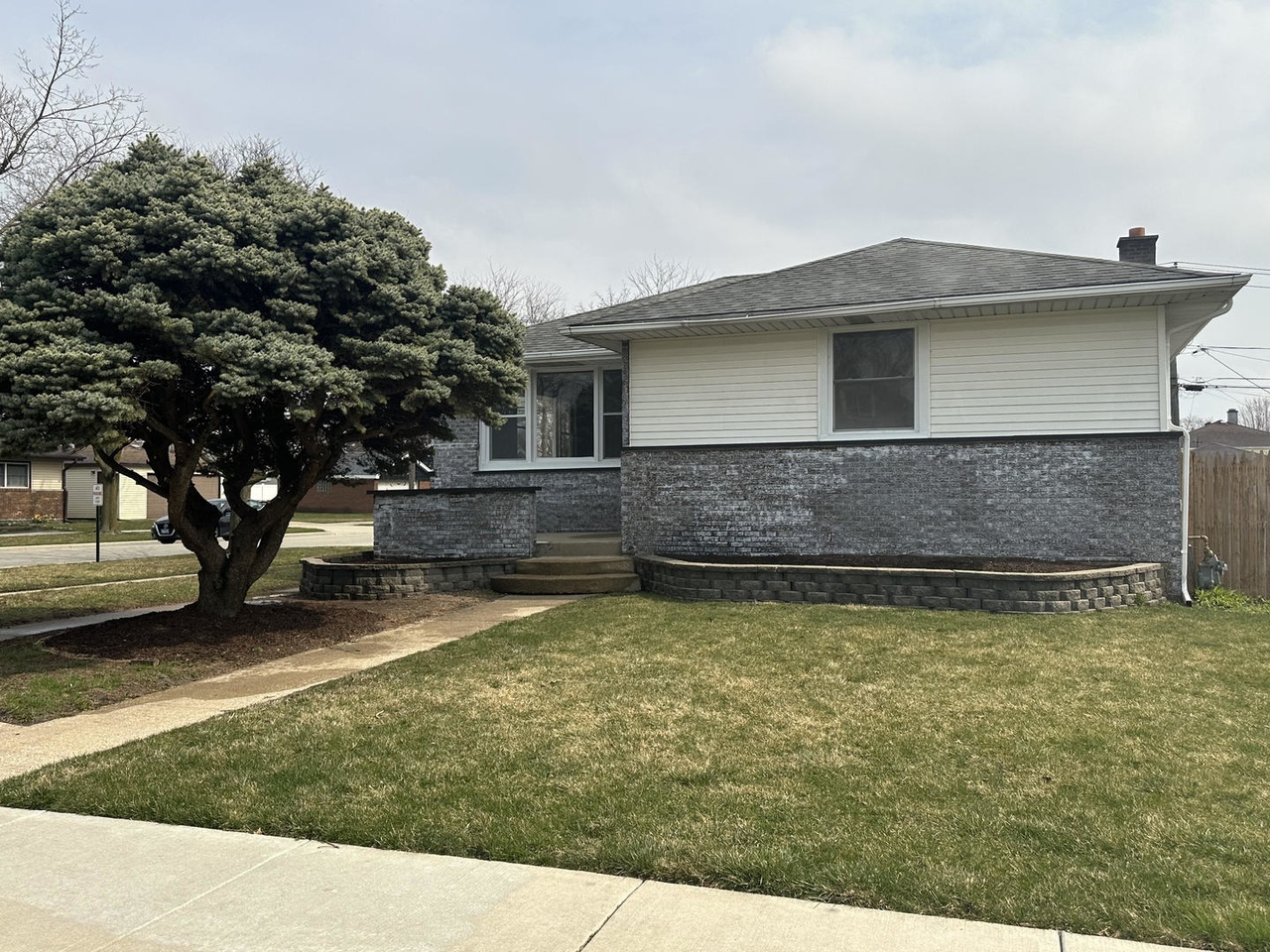 4601 Maple Ave, Forest View, IL 60402 | Redfin