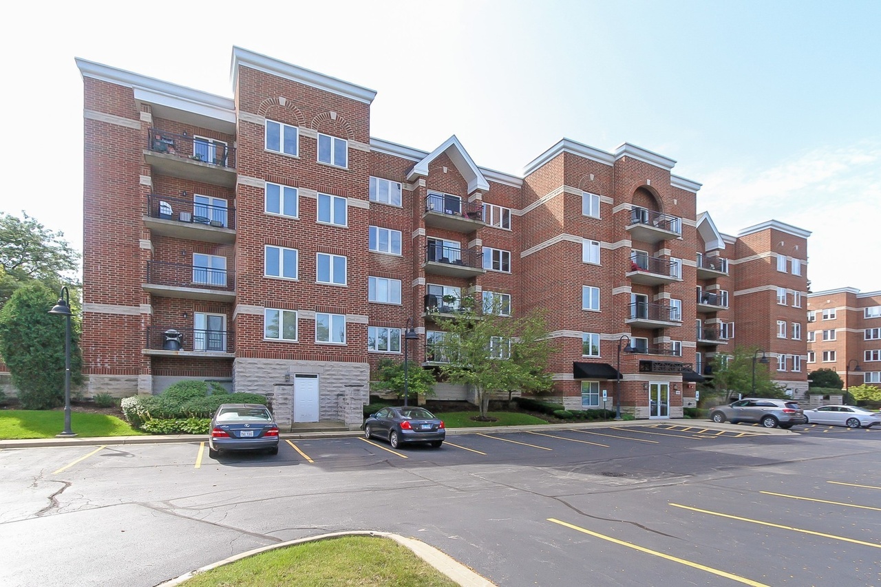 3401 N Carriageway Dr #405, Arlington Heights, IL 60004 | MLS# 10527449 ...