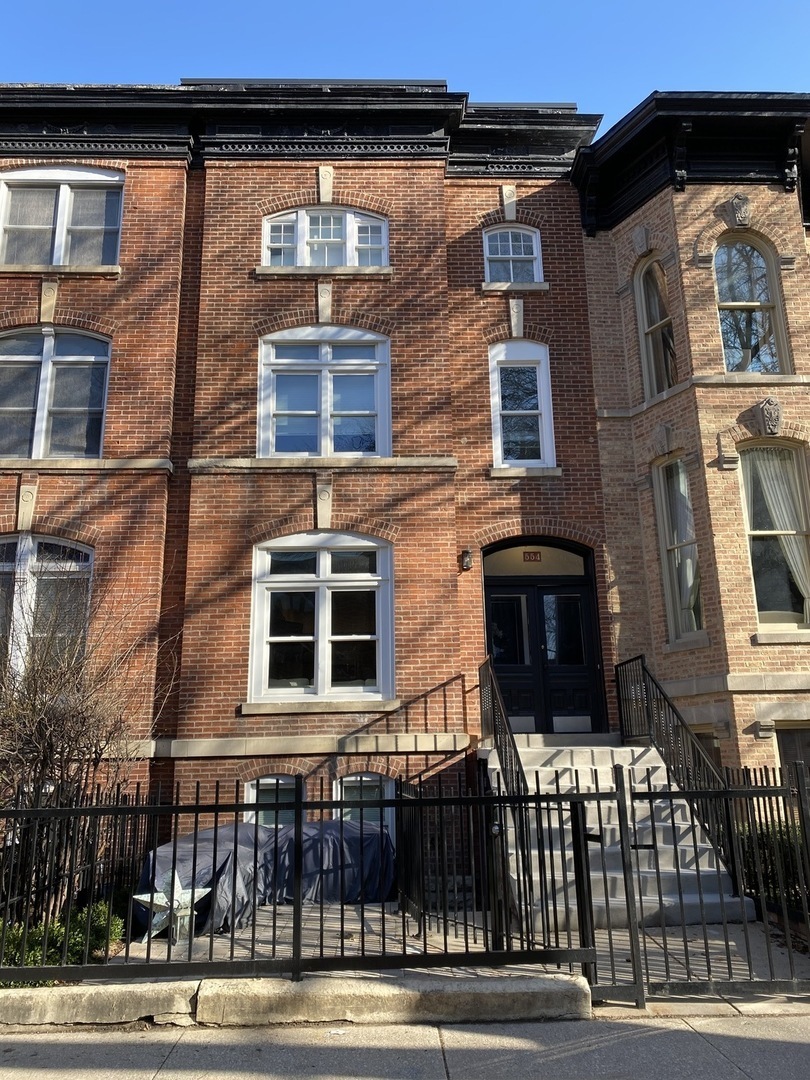 658 W Belden Ave Chicago Il 554 W Belden Ave, Chicago, IL 60614 | Redfin
