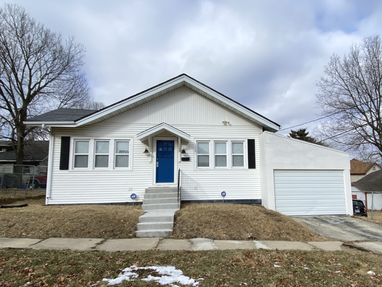 1925 W Jefferson St, Rockford, IL 61101 | MLS# 11335459 | Redfin