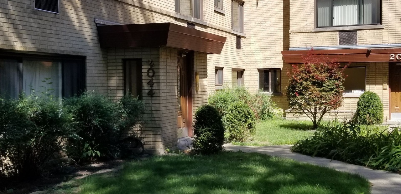 2044 W Jarvis Ave Unit 2G, Chicago, IL 60645 MLS 11683465 Redfin