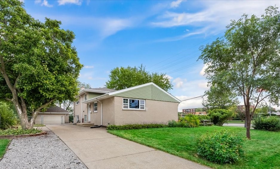 5 Michael Mnr, Glenview, IL 60025 | MLS# 11907477 | Redfin