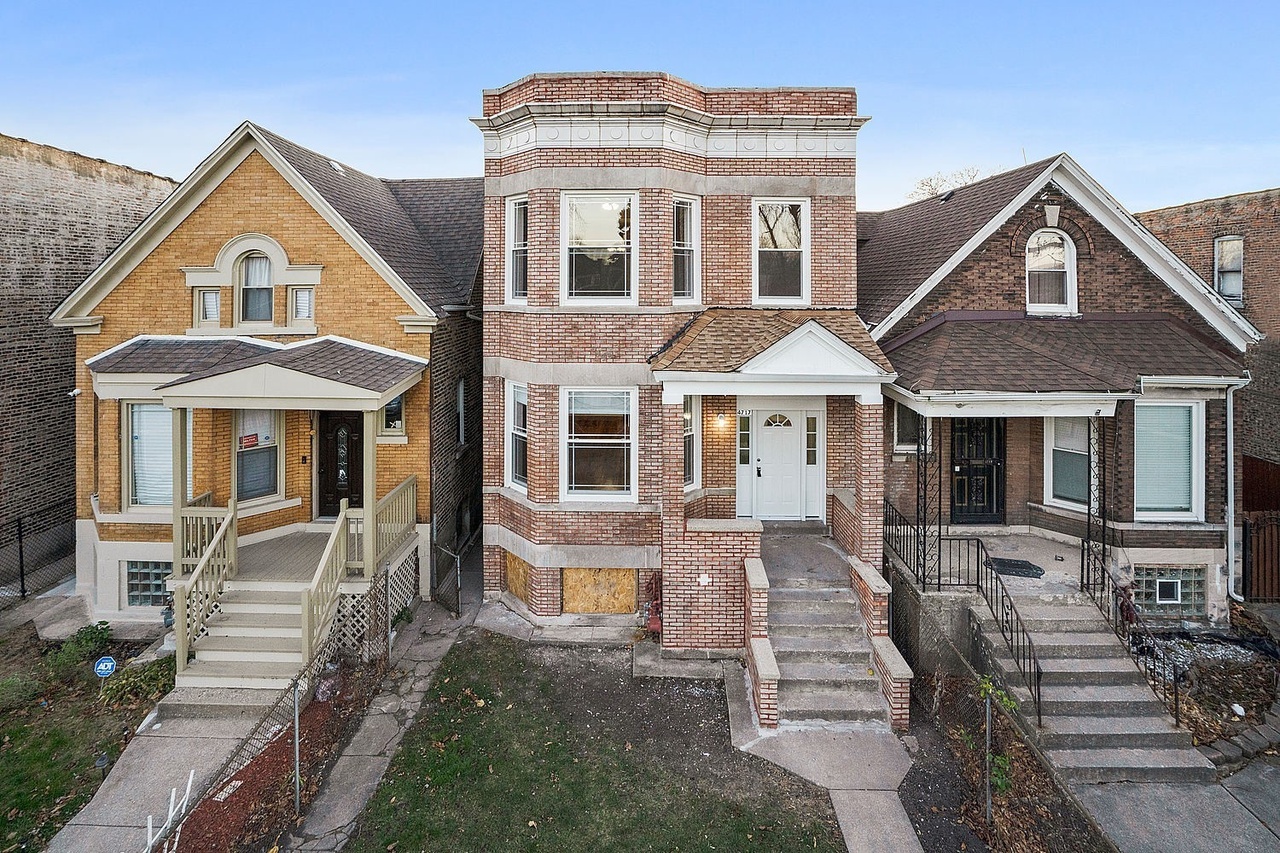 4717 W Adams St, Chicago, IL 60644 | MLS# 10936482 | Redfin