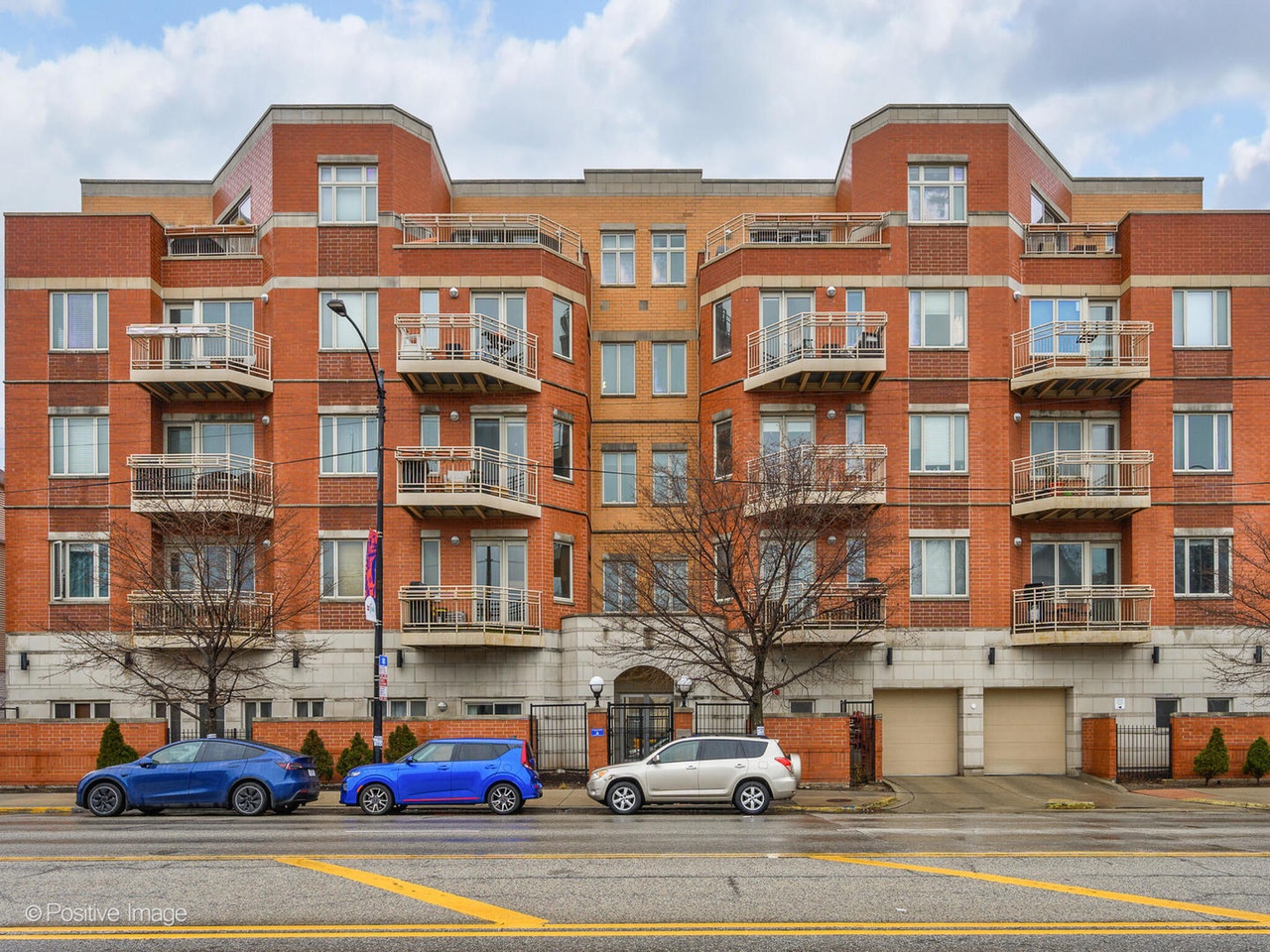 4950 N Western Ave