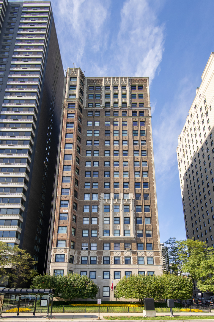 1448 N Lake Shore Dr Unit 18C, Chicago, IL 60610 | Redfin