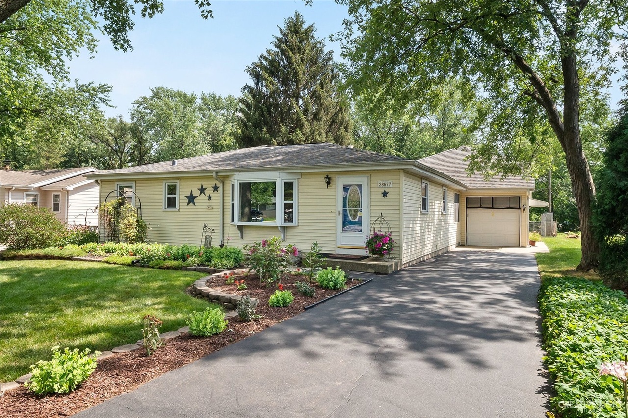 28W577 Forestview Ave, Warrenville, IL 60555 MLS 11153518 Redfin