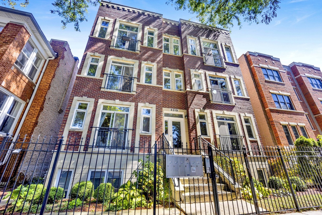 4319 N Richmond St Unit 3N, Chicago, IL 60618 | Redfin