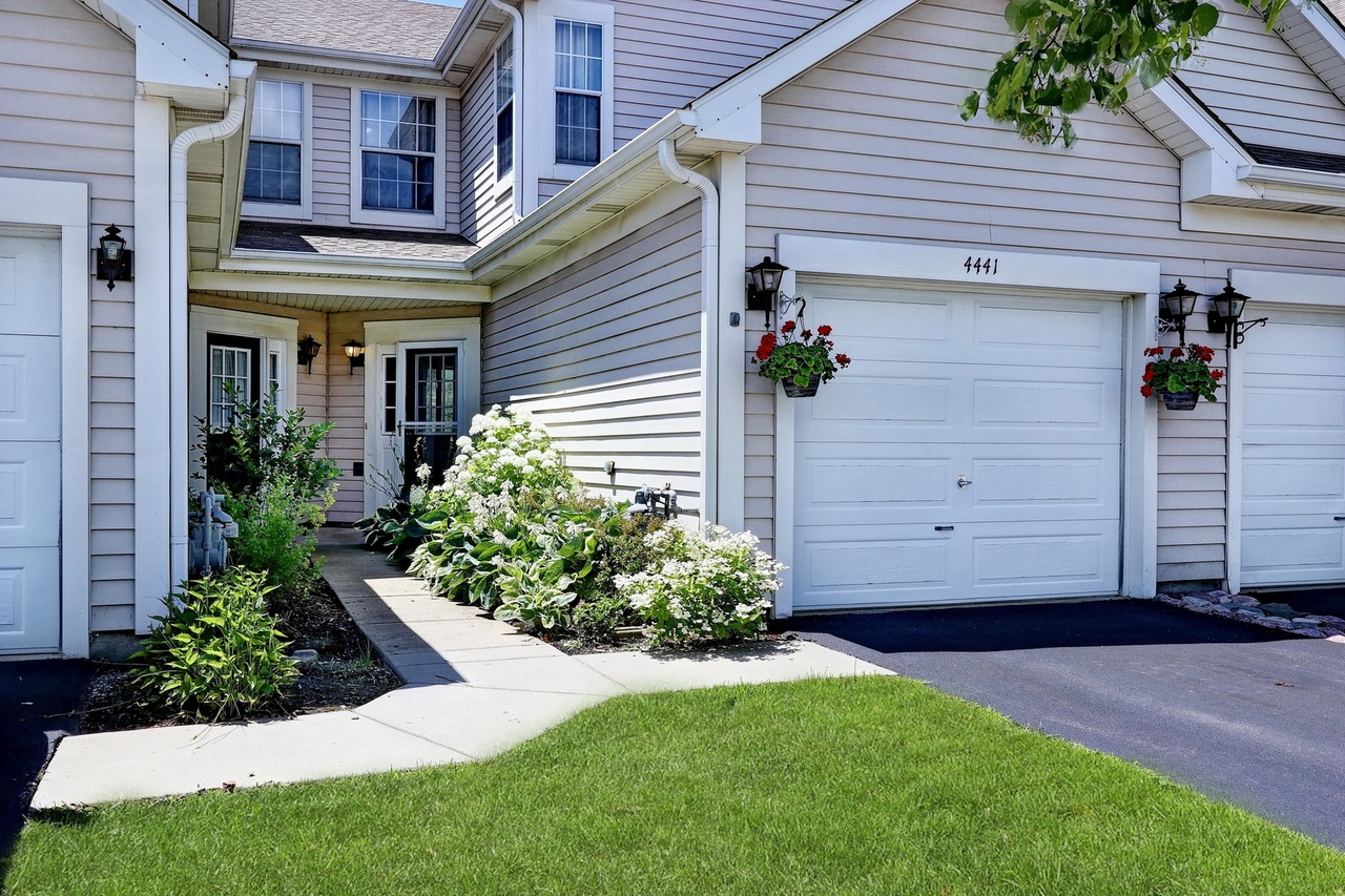 4441 W Brownstone Way, Waukegan, IL 60085 | MLS# 10780522 | Redfin