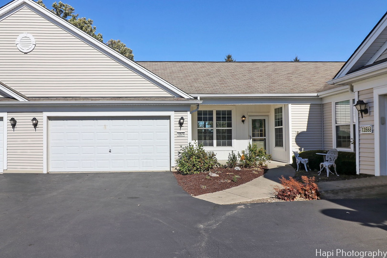 L'Appartement【GOOD GRIEF!】 HENLEY NECK 13574 Delaney Rd, Huntley, IL 60142 | Redfin