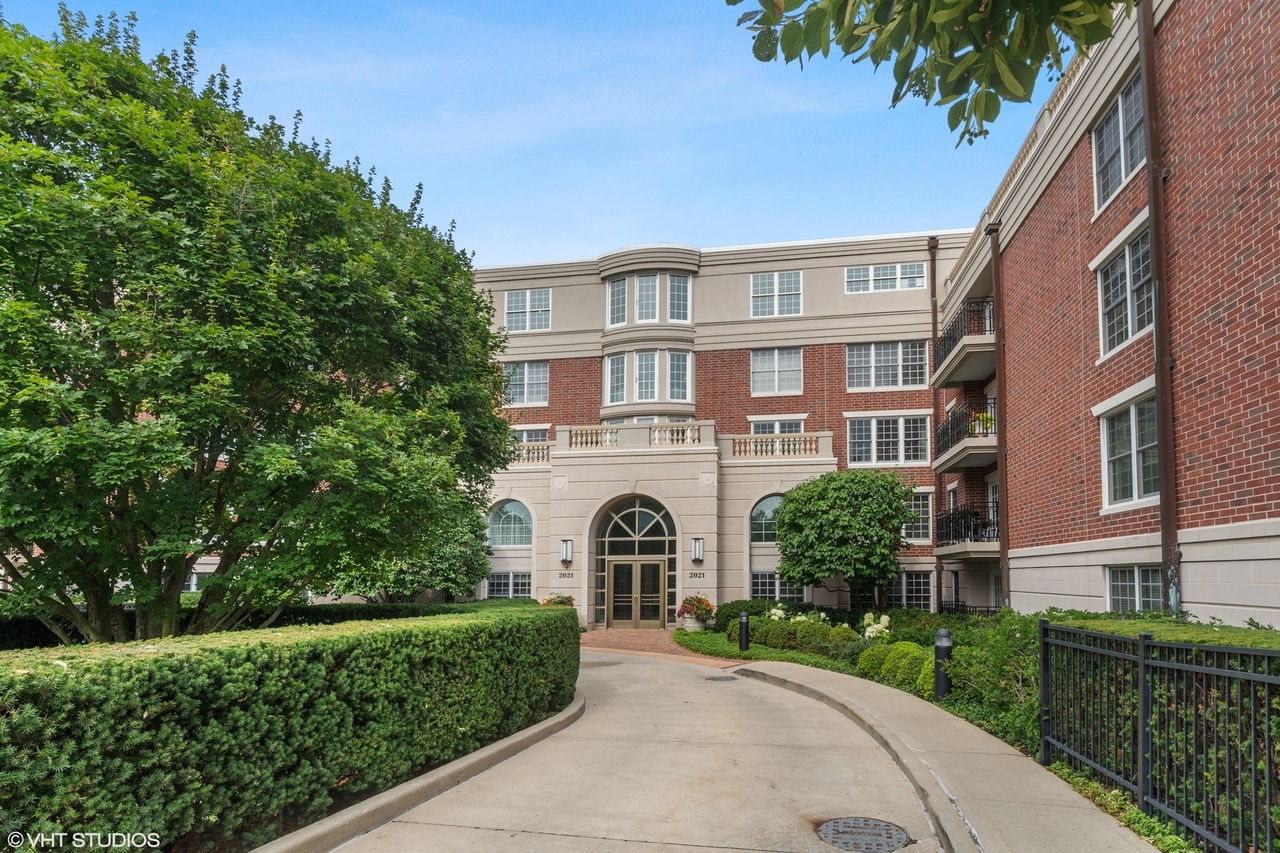 2021 Saint Johns Ave Unit 1B, Highland Park, IL 60035 MLS 11160542