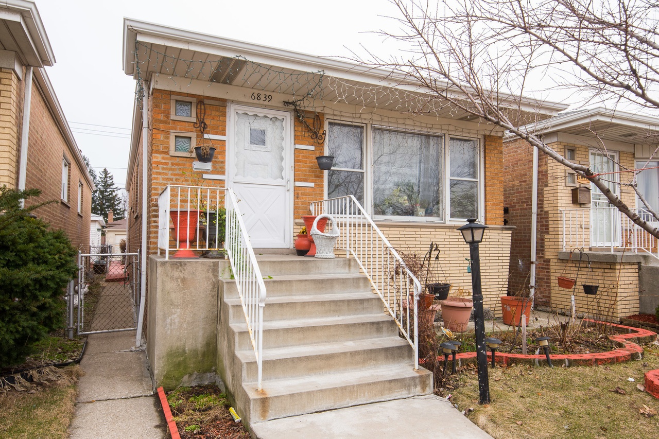 69 W 63rd St Chicago Il Mls Redfin 69 W 63rd St Chicago Il Mls Redfin