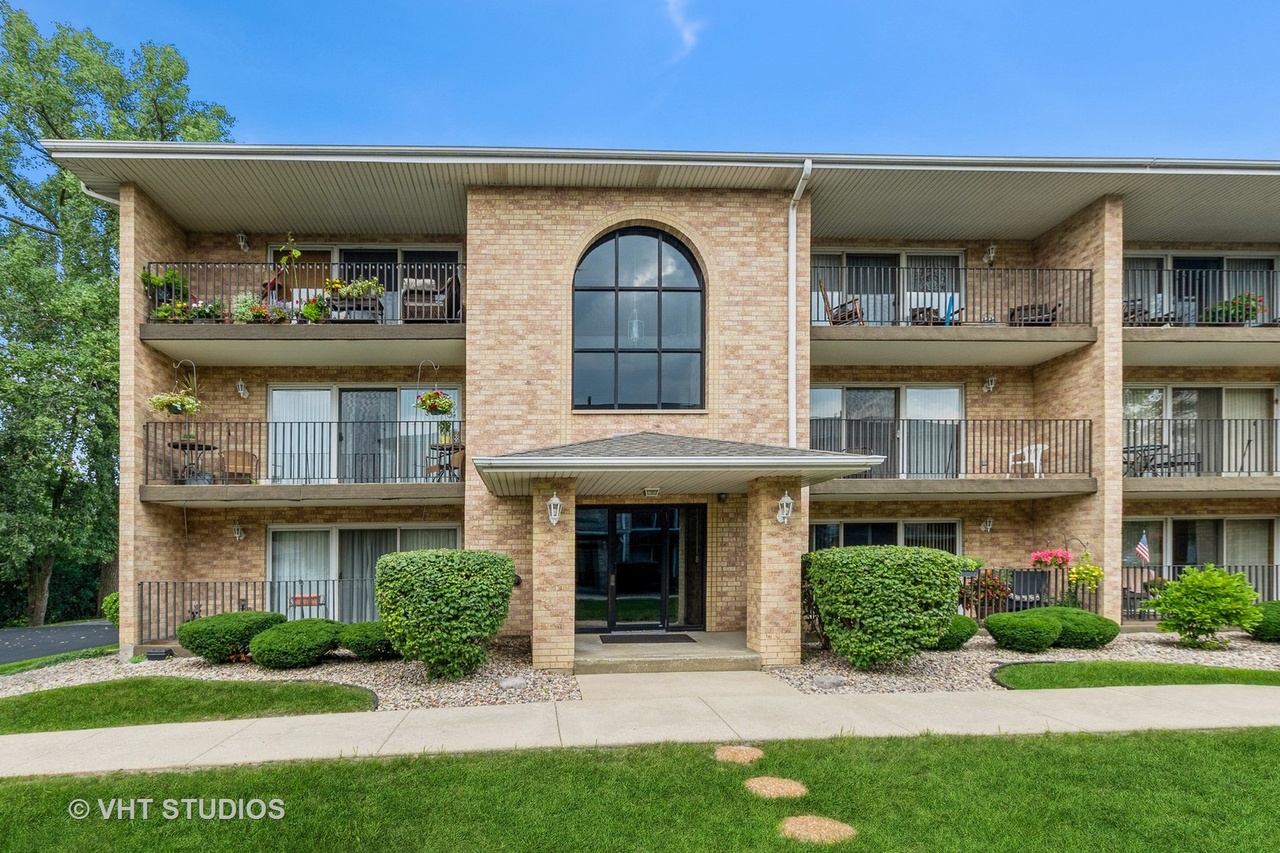 10238 Southwest Hwy Unit 1D, Chicago Ridge, IL 60415 | MLS# 11492554 ...