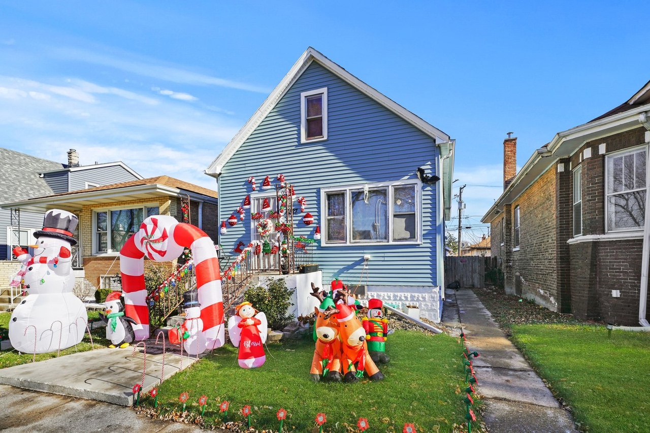 6327 S Kenneth Ave, Chicago, IL 60629 | MLS# 11679559 | Redfin