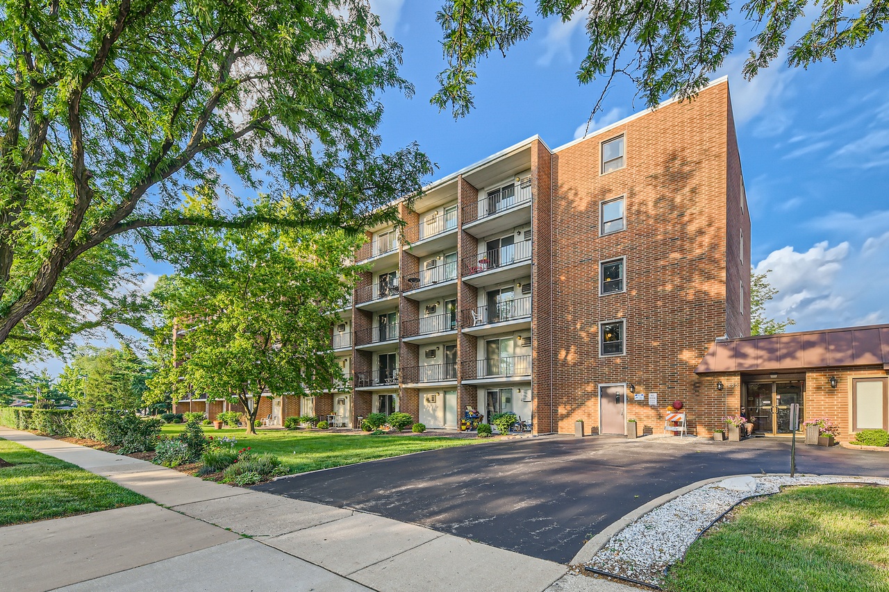 255 S West Ave #401, Elmhurst, IL 60126 | MLS# 11841559 | Redfin