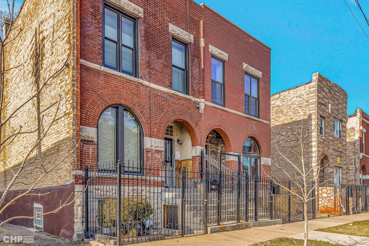 322 N Francisco Ave, Chicago, IL 60612 | Redfin