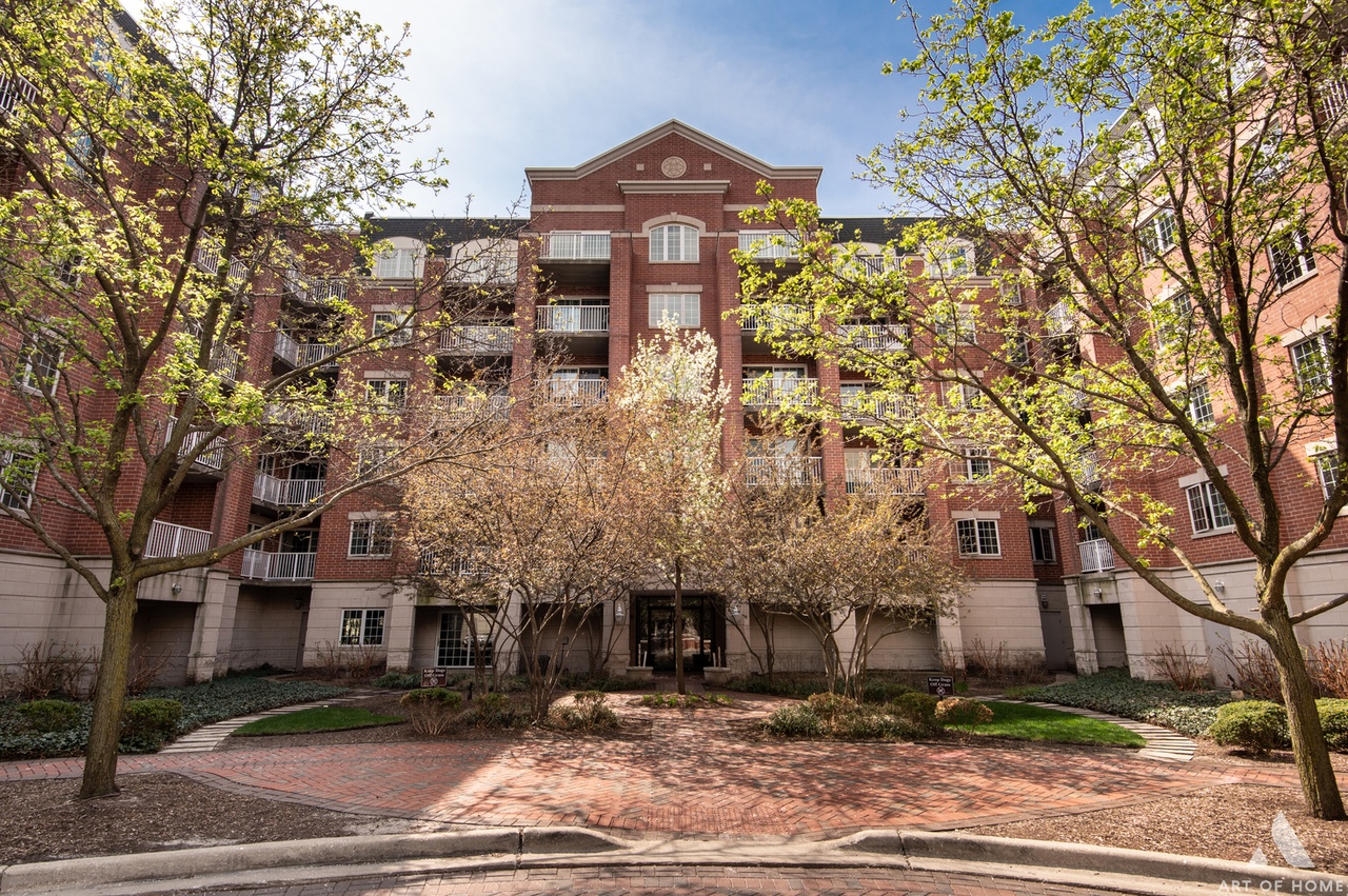 4811 N Olcott