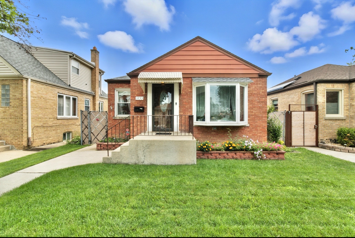 Yページ 3755 N Page Ave, Chicago, IL 60634 | MLS# 12431604 | Redfin