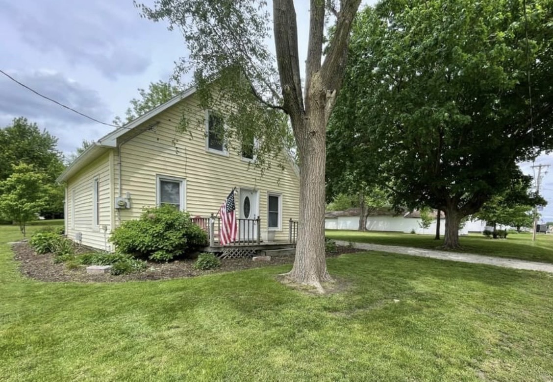 413 W Main St Stanford IL 61774 MLS 11454610 Redfin 413-w-main-st-stanford-il-61774-mls-11454610-redfin