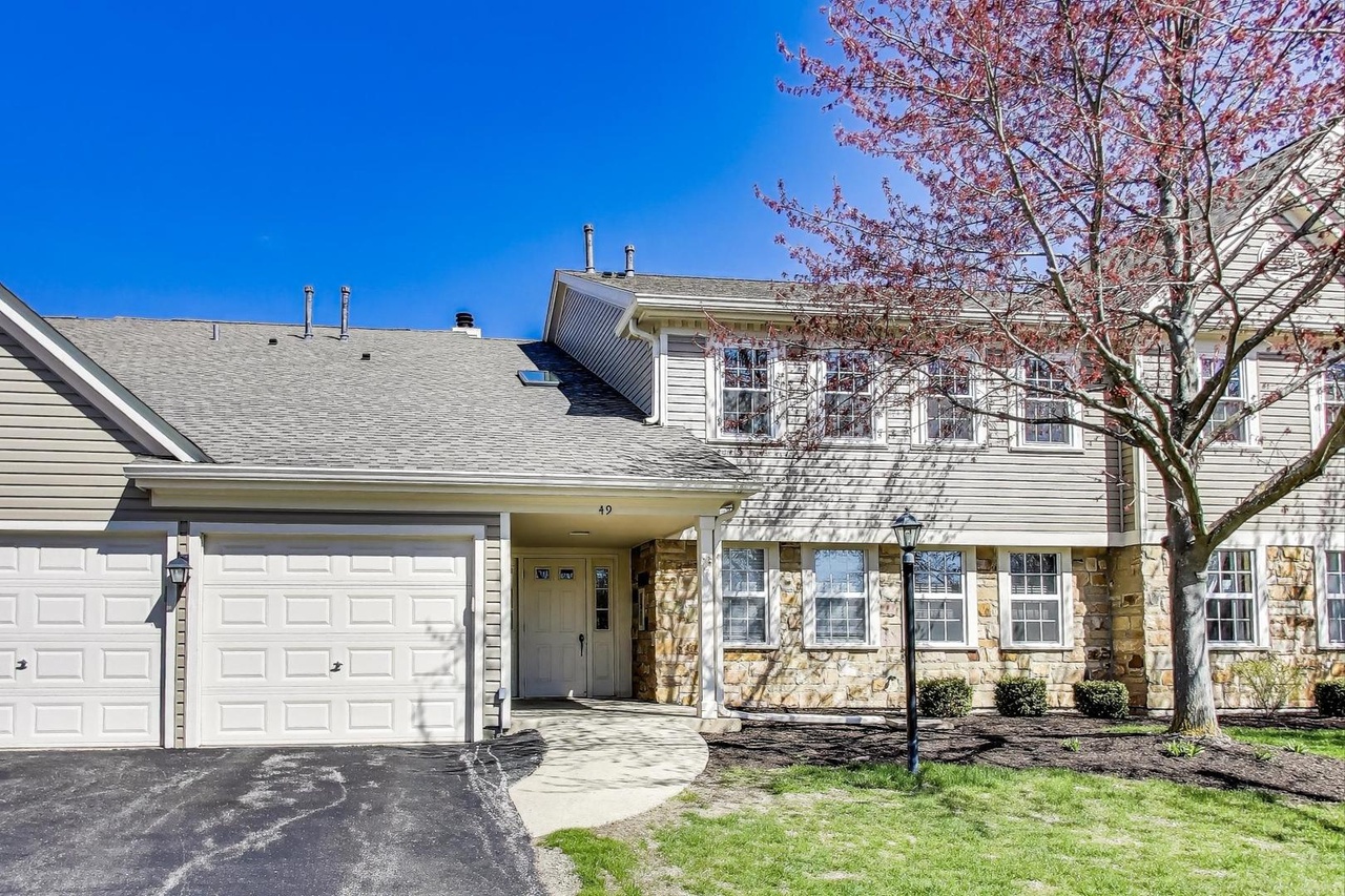 49 Amber Ct Unit X2, Schaumburg, IL 60193 | Redfin