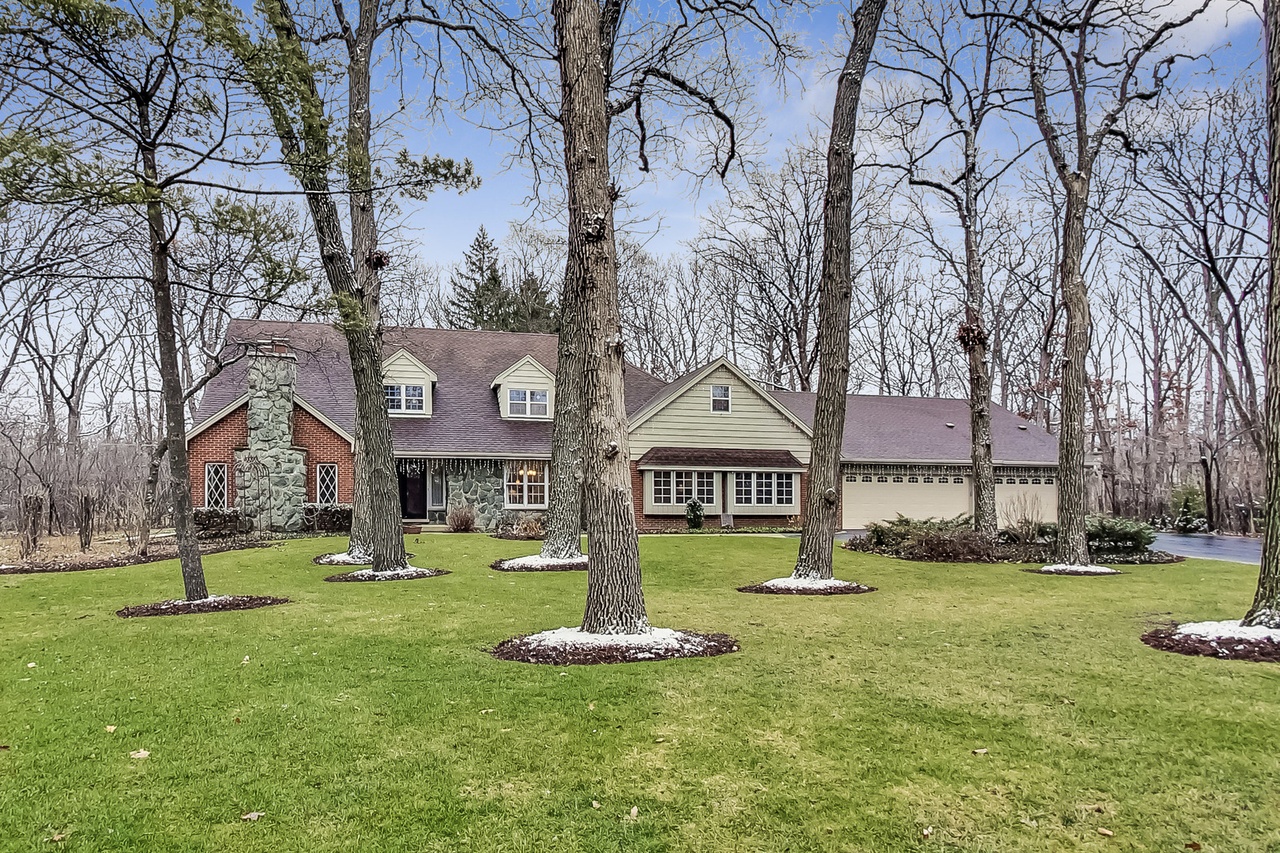 28 Dukes Ln, Lincolnshire, IL 60069