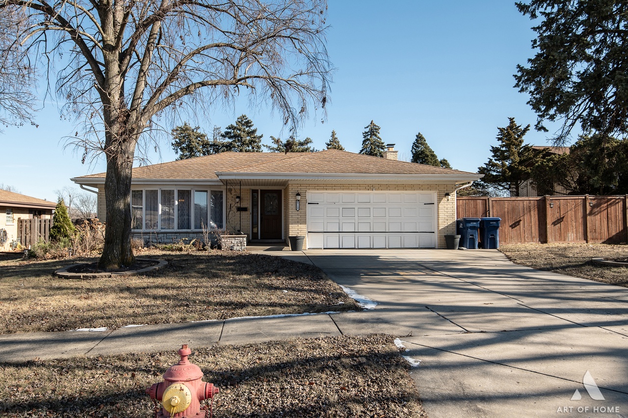 8719 Hillside Dr, Hickory Hills, IL 60457 | Redfin