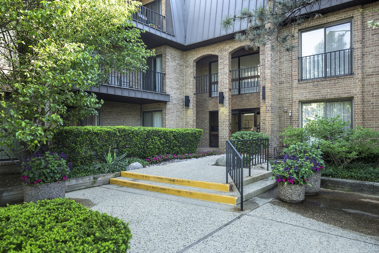 3 Court Of Harborside Dr #206 NORTHBROOK IL 60062 Redfin