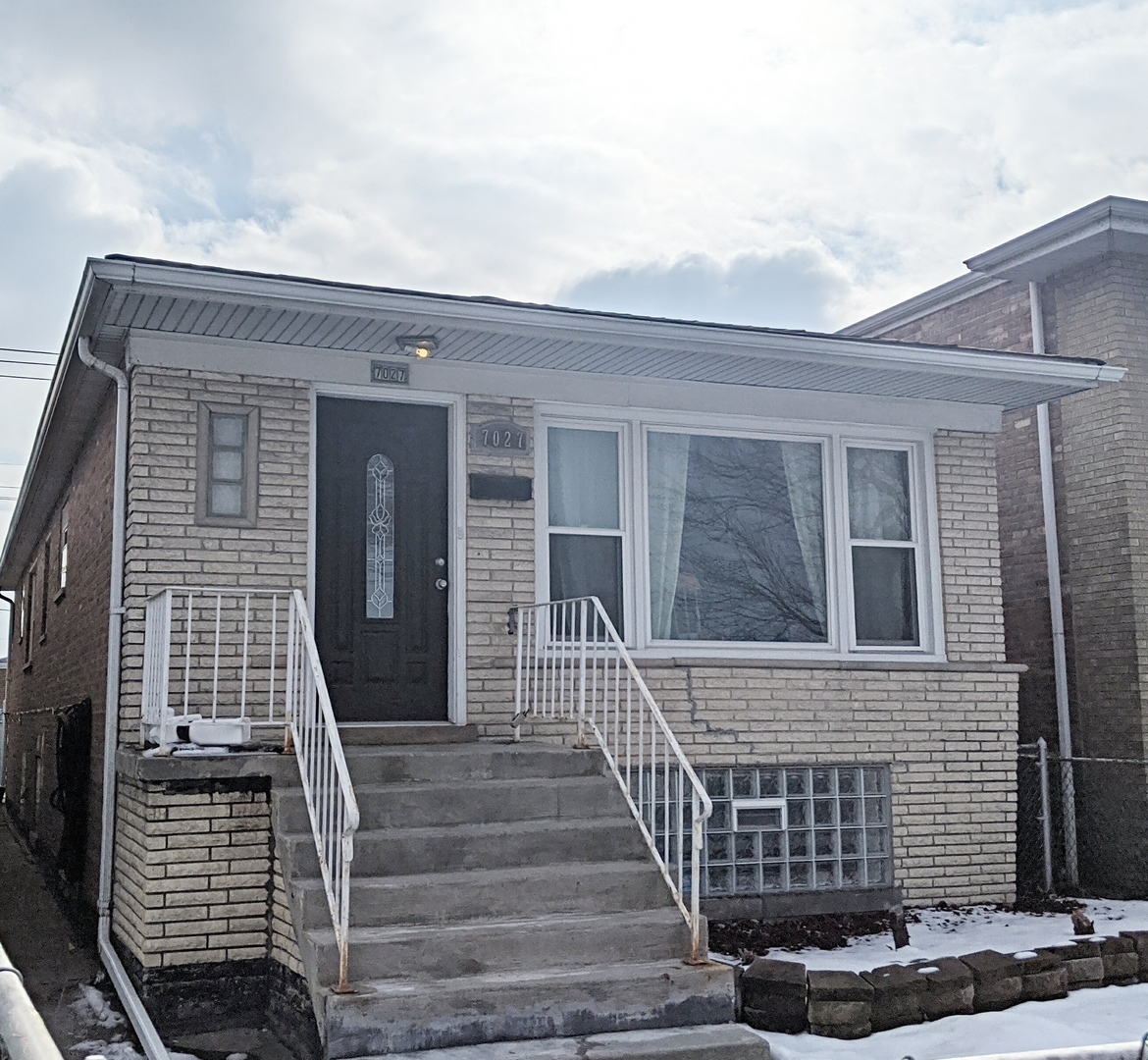 7027 W 63rd St Chicago Il Mls Redfin 7027 W 63rd St Chicago Il Mls Redfin