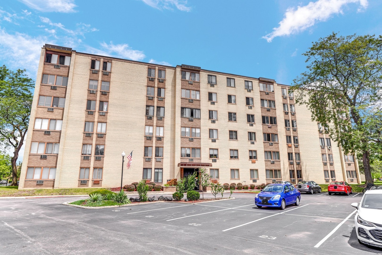 9725 S Karlov Ave #502, Oak Lawn, IL 60453 | Redfin