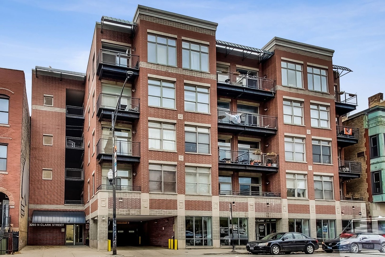 3260 N Clark St #506, Chicago, IL 60657 | MLS# 10793683 | Redfin